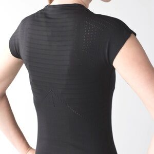 SZ 10 Lululemon Tee “Time Warp”